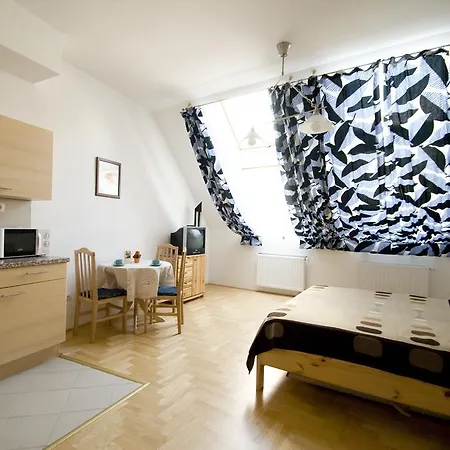 Gozsdu Spacious *